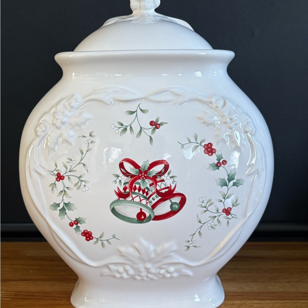 Pfaltzgraff White and Green Holiday Jar